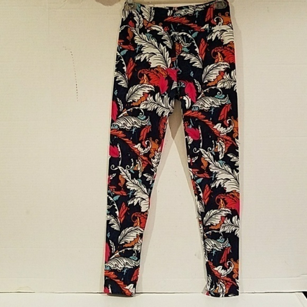 NEW‎ w/o TAG - LULAROE LEGGINGS - ONE SIZE